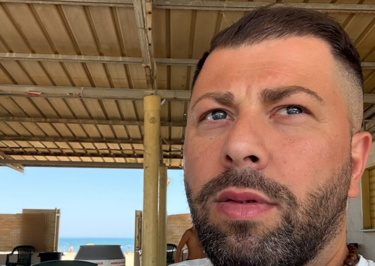 Le canzoni di Nicola Barretta: il poeta di strada diventa paroliere
